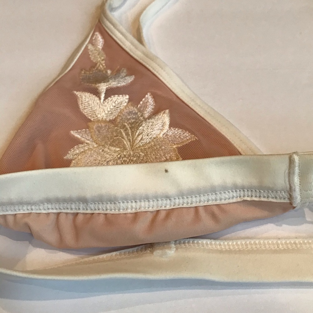 Victoria’s Secret Bra - Picture 4 of 8